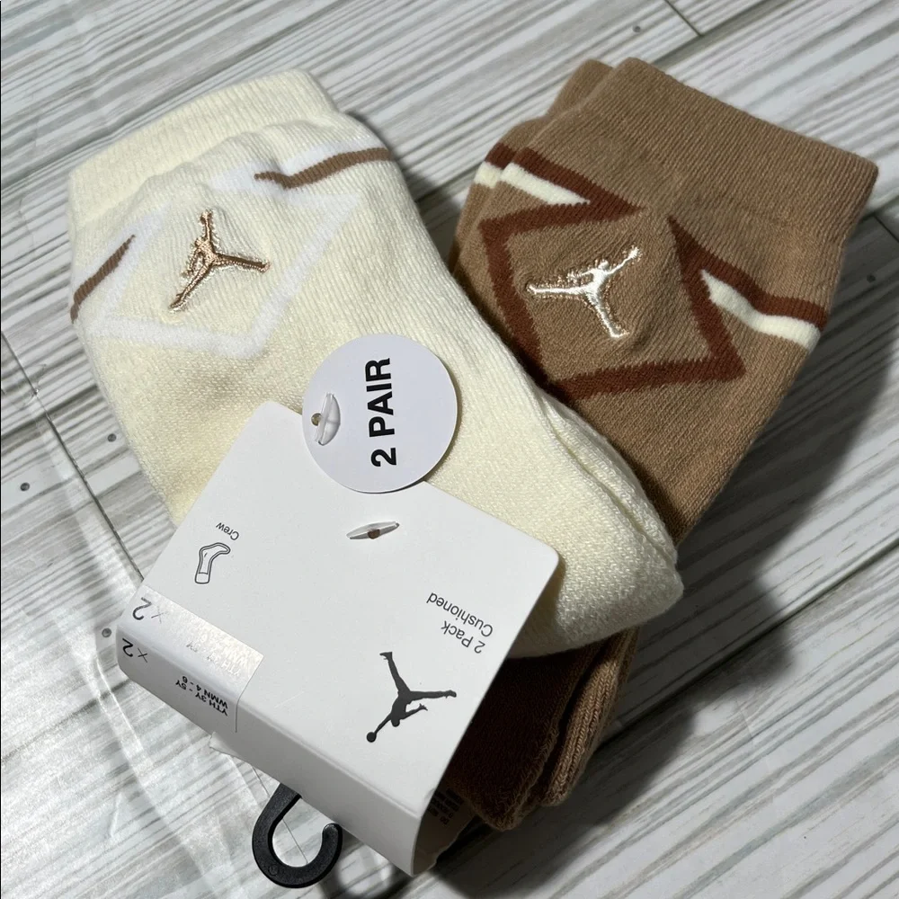 Jordan Kids Diamond Logo cushioned High Crew Socks Set of 2 cream tan size 3Y-5Y
